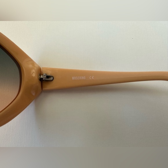 Authentic Vintage 60s Mod Moschino Sunglasses - Picture 9 of 10